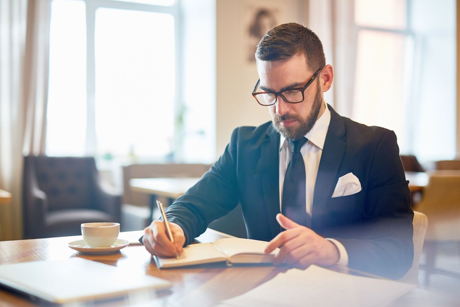 Como contratar advogado para romper uma sociedade